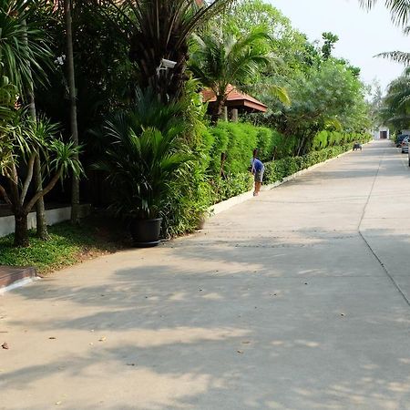 Thai Thani Pool Villa Resort Джомтиен Бийч Екстериор снимка